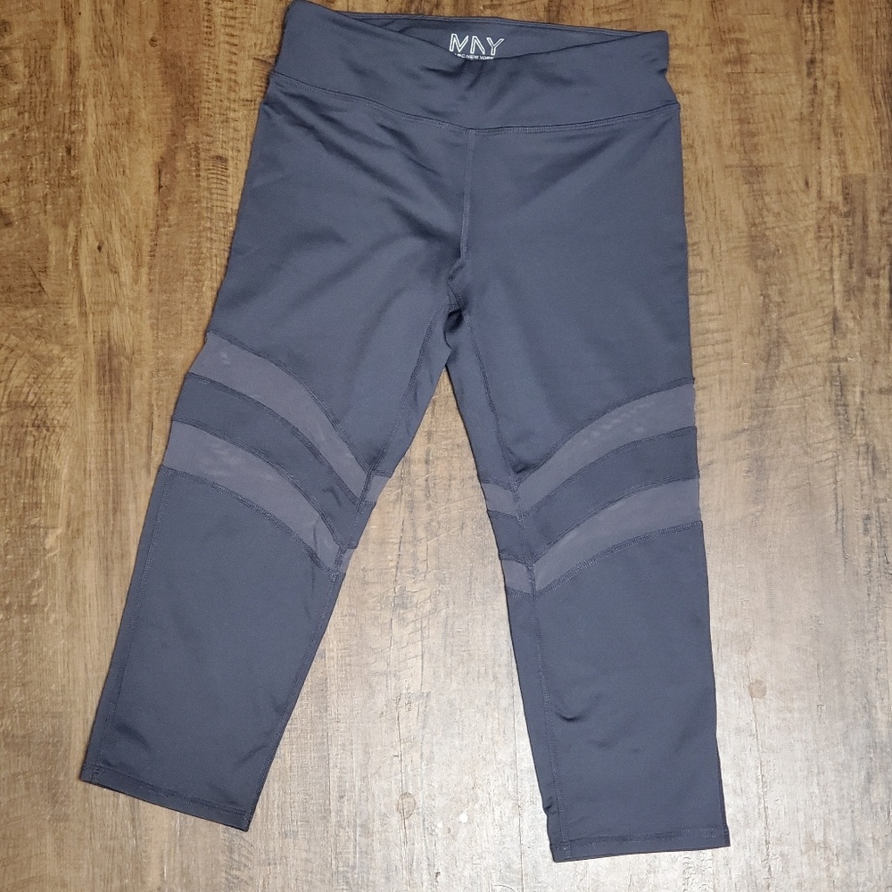 3/$ 10 Gray workout capris